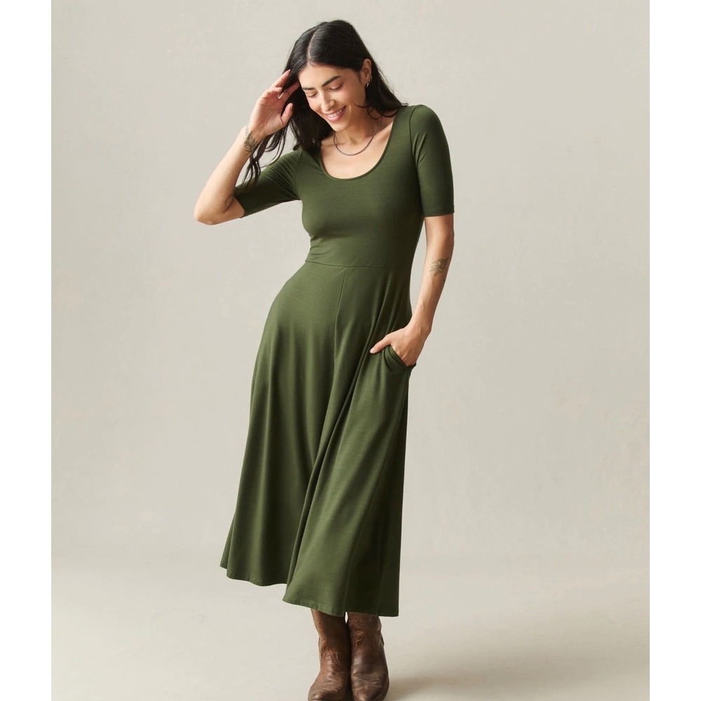 NWOT American Giant Womens Short Sleeve Flex Dress XS Rifle Green Fit & Flare